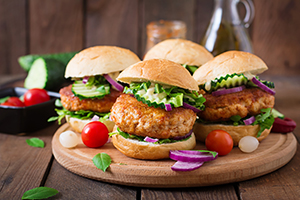 Preparación hamburguesa pollo